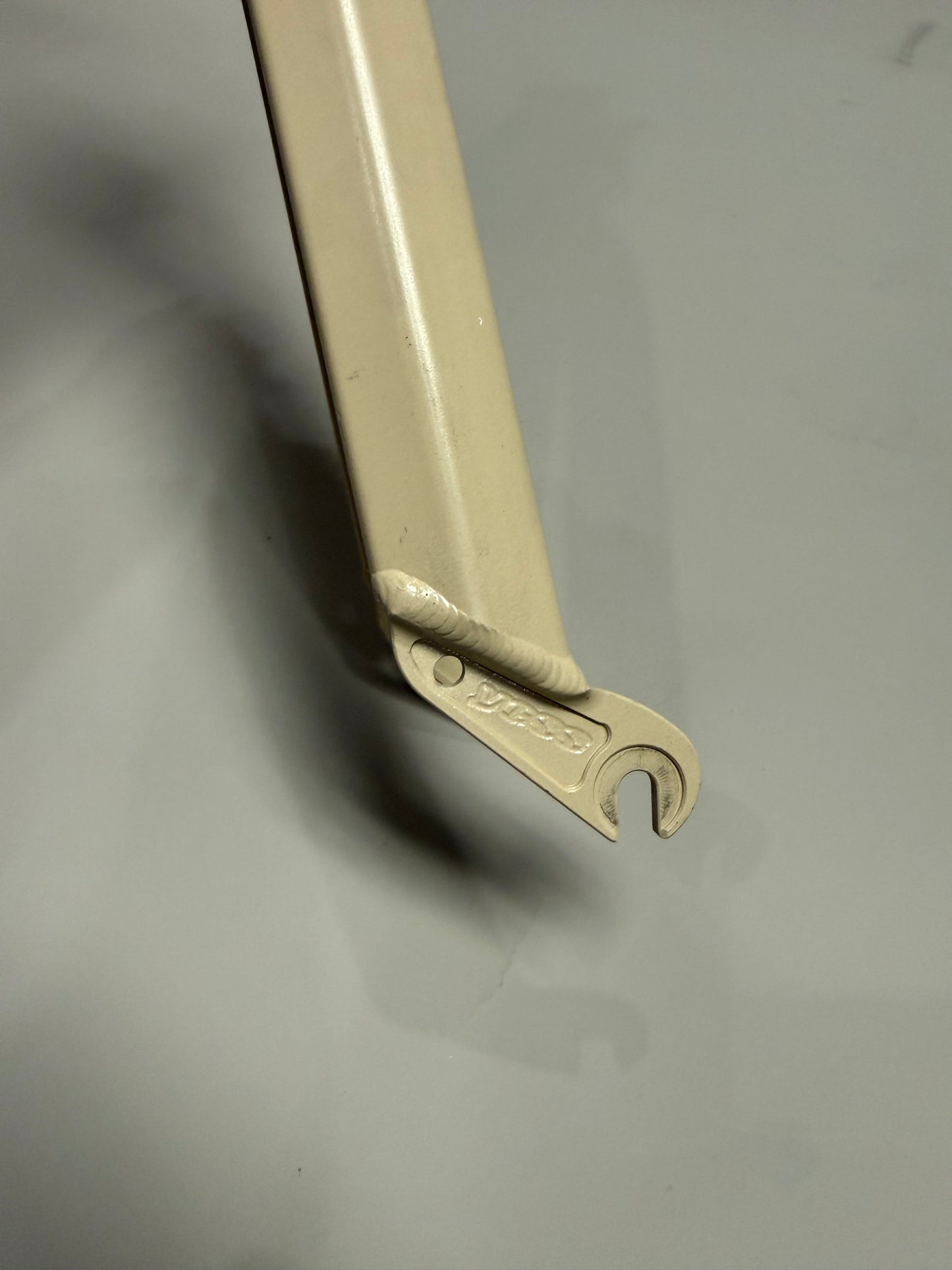 YESS Reach Fork 24” – Sand (Used)