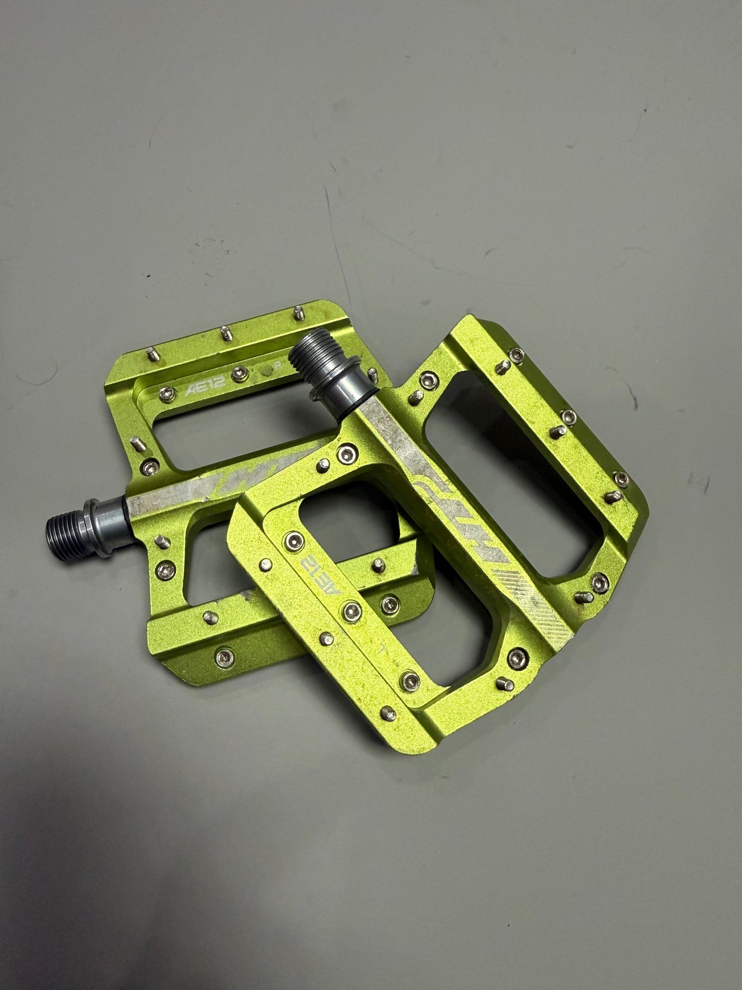 HT AE12 pedals